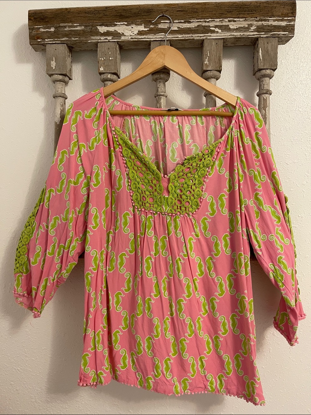crown & ivy Pink Tunic with Lime Seahorse motifs crochet accents womens XL